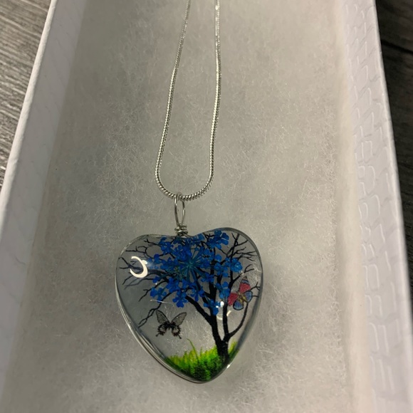 Dried flower necklaces - Picture 3 of 5